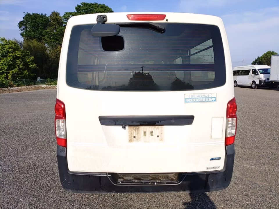 NISSAN NV350 CARAVAN