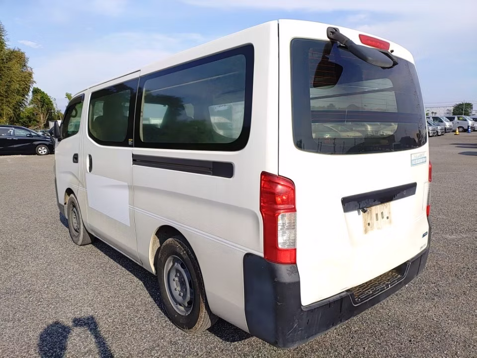 NISSAN NV350 CARAVAN