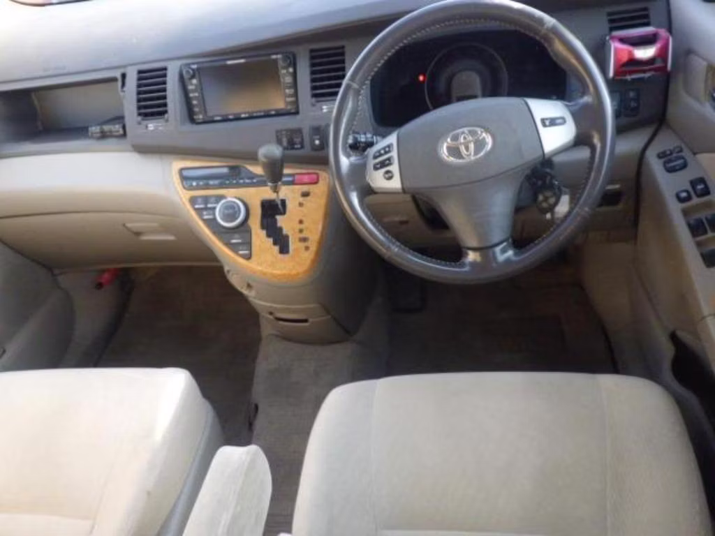 TOYOTA ISIS