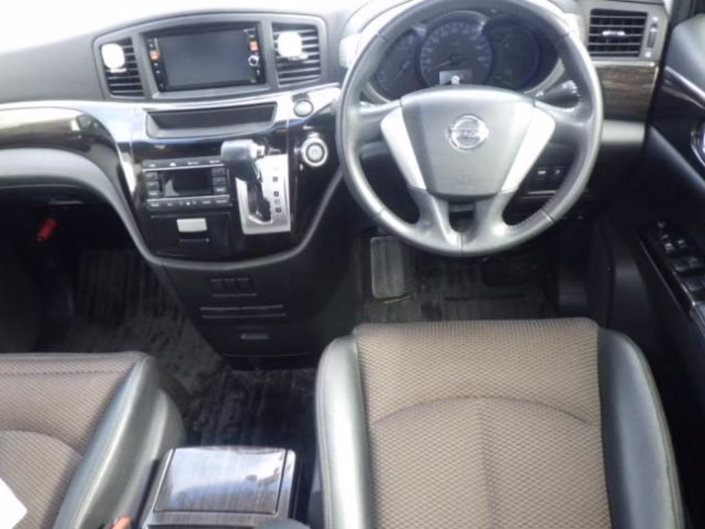 NISSAN ELGRAND