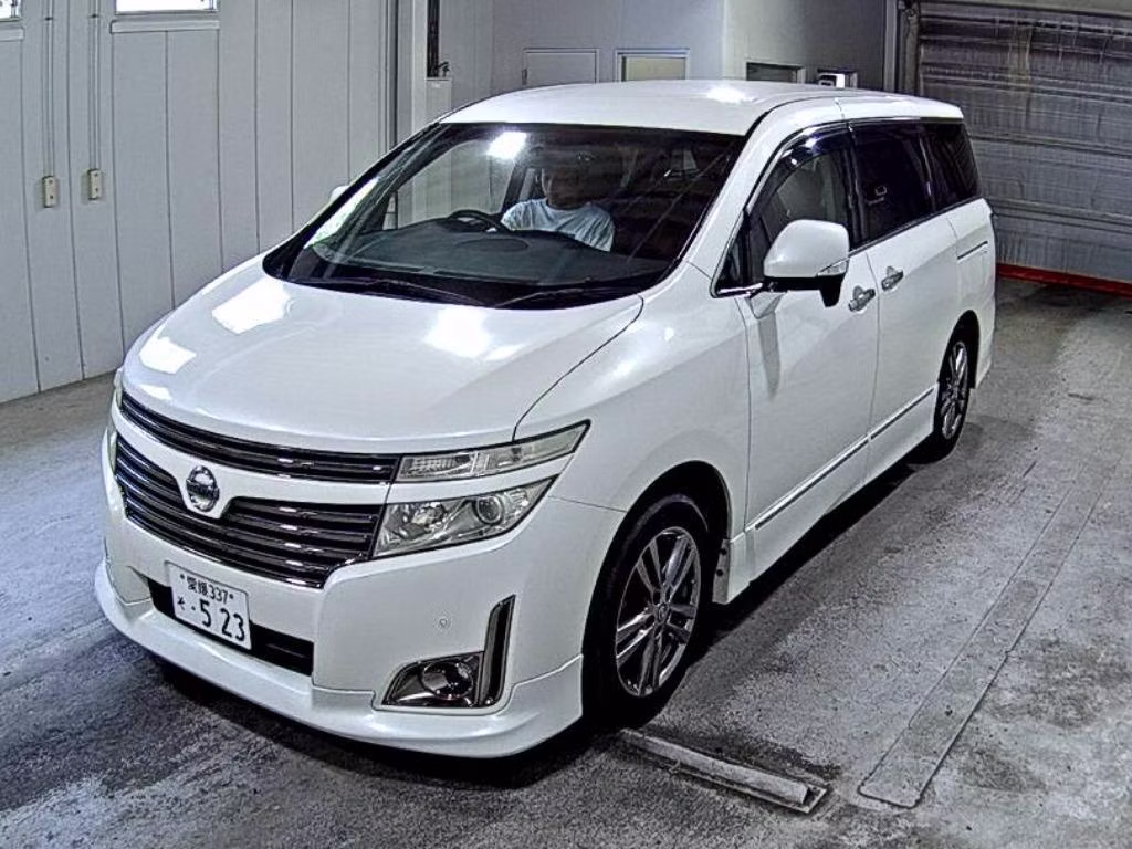 NISSAN ELGRAND