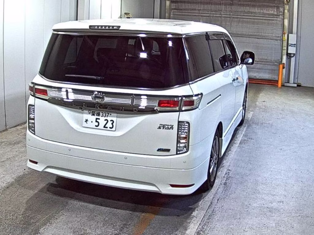 NISSAN ELGRAND
