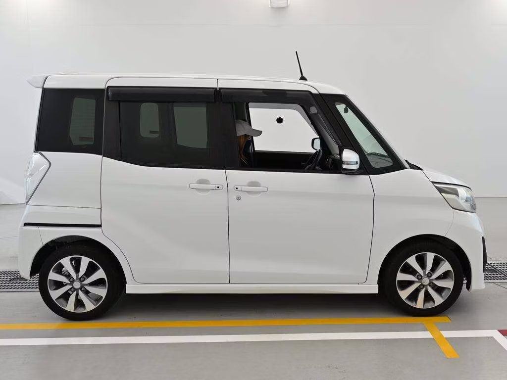 MITSUBISHI EK SPACE