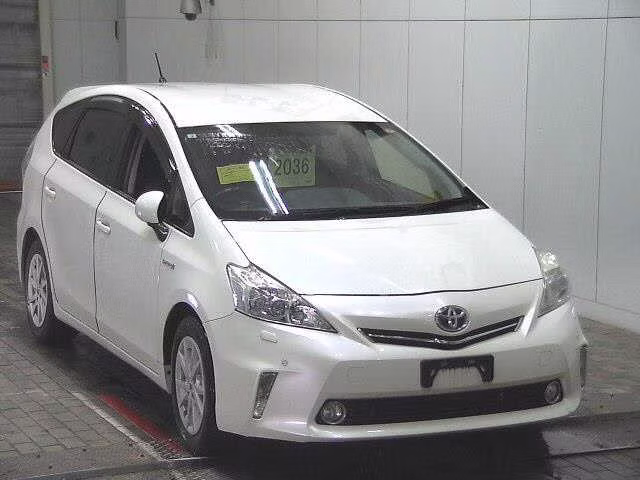 TOYOTA PRIUS ALPHA