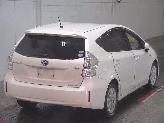 TOYOTA PRIUS ALPHA
