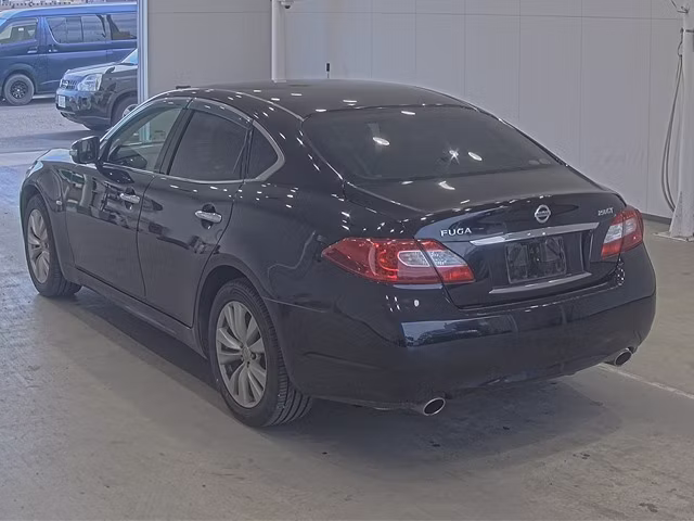 NISSAN FUGA