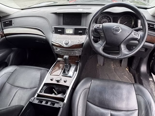 NISSAN FUGA