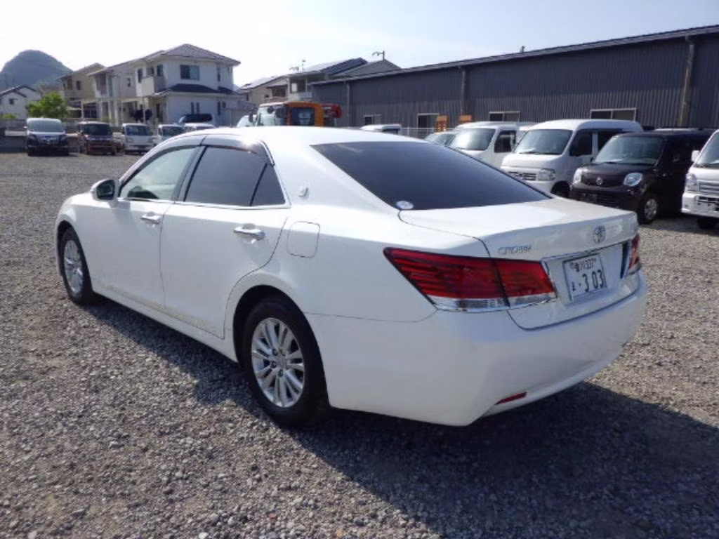 TOYOTA CROWN