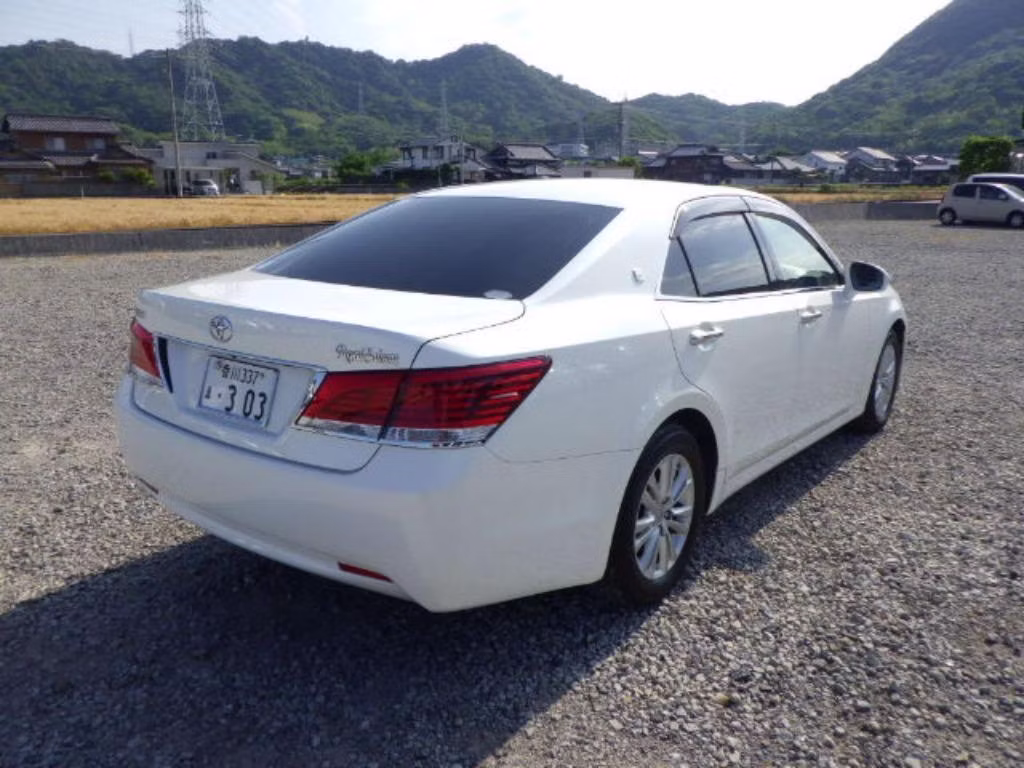 TOYOTA CROWN