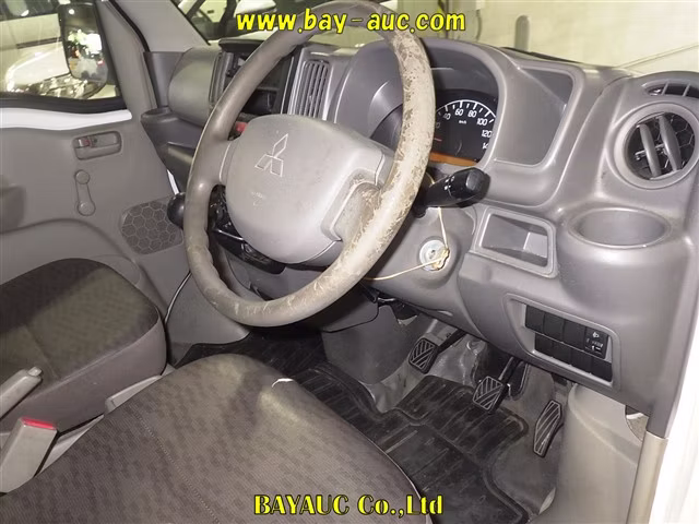 MITSUBISHI MINICAB