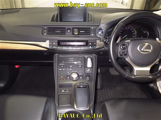 LEXUS CT200H