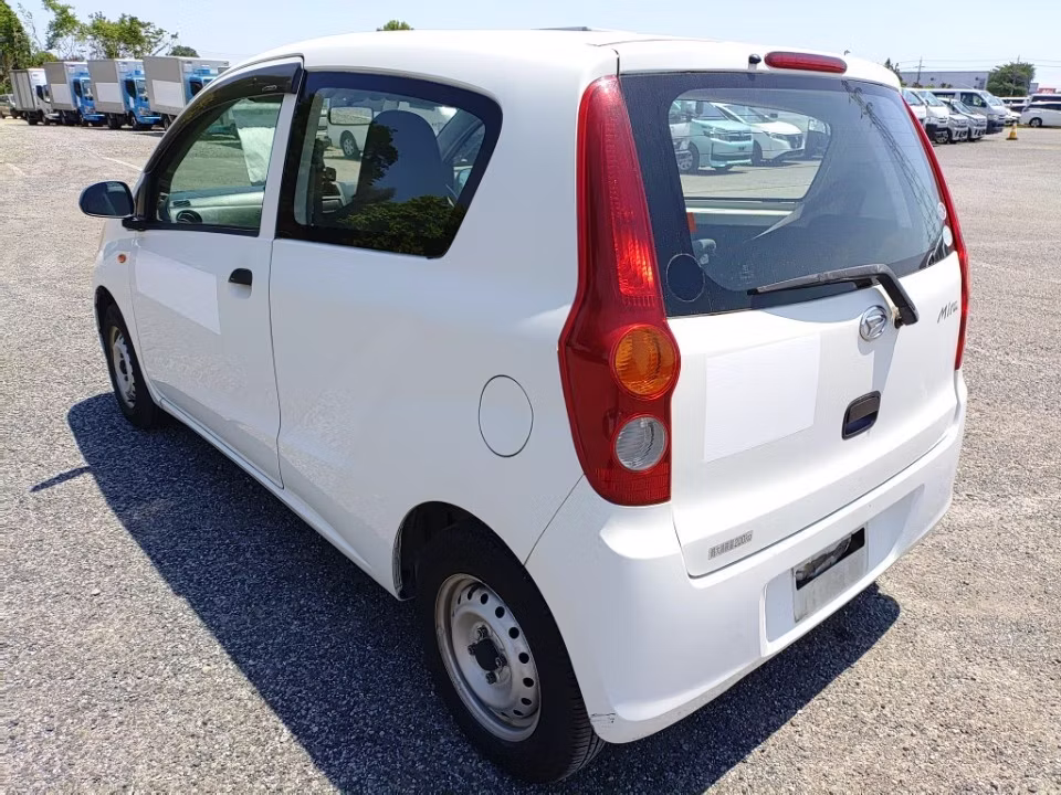 DAIHATSU MIRA