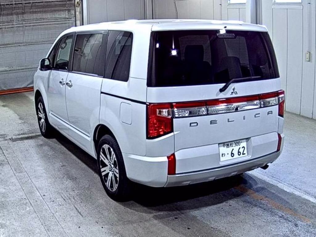 MITSUBISHI DELICA D:5