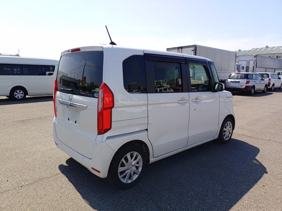 HONDA N-BOX