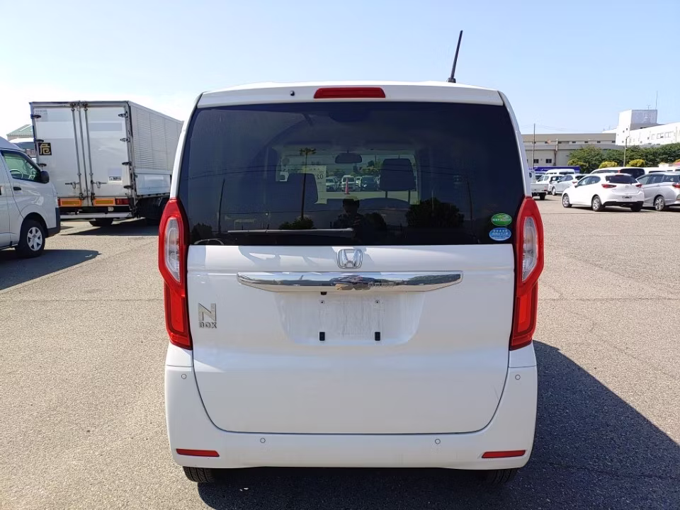 HONDA N-BOX