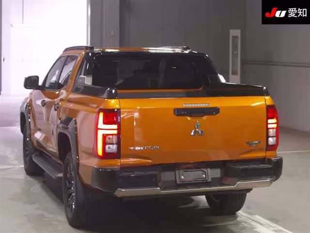 MITSUBISHI TRITON