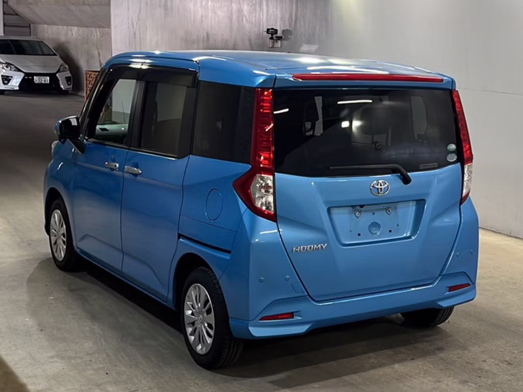 TOYOTA ROOMY