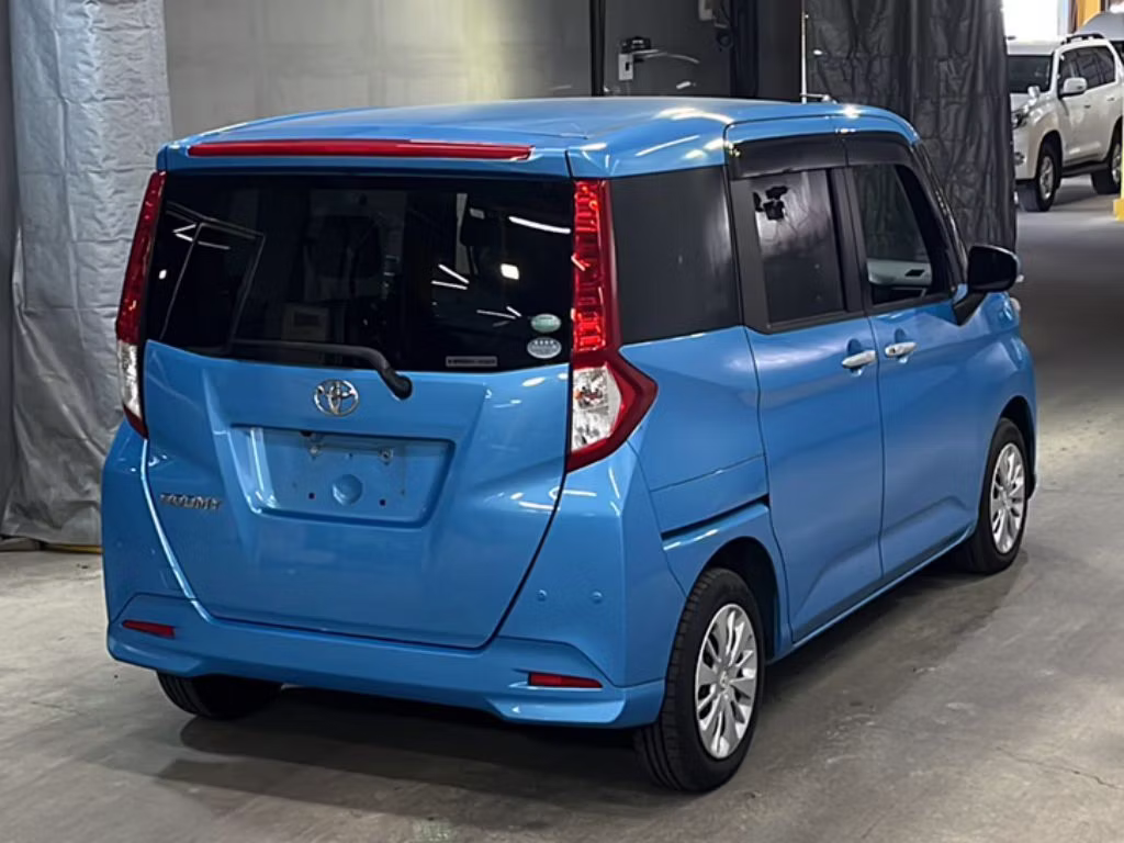 TOYOTA ROOMY