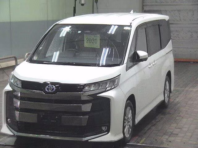 TOYOTA NOAH