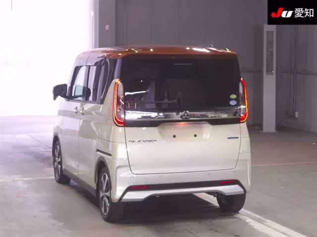 MITSUBISHI EK SPACE