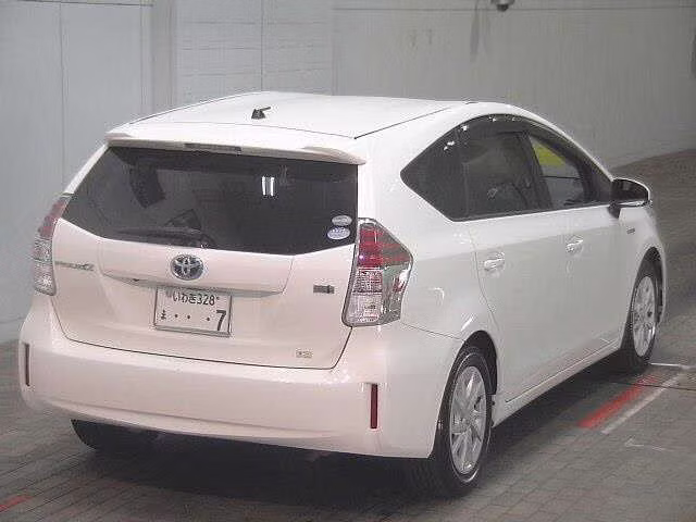 TOYOTA PRIUS ALPHA