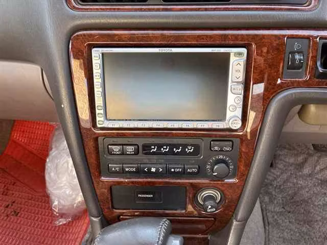 TOYOTA CRESTA