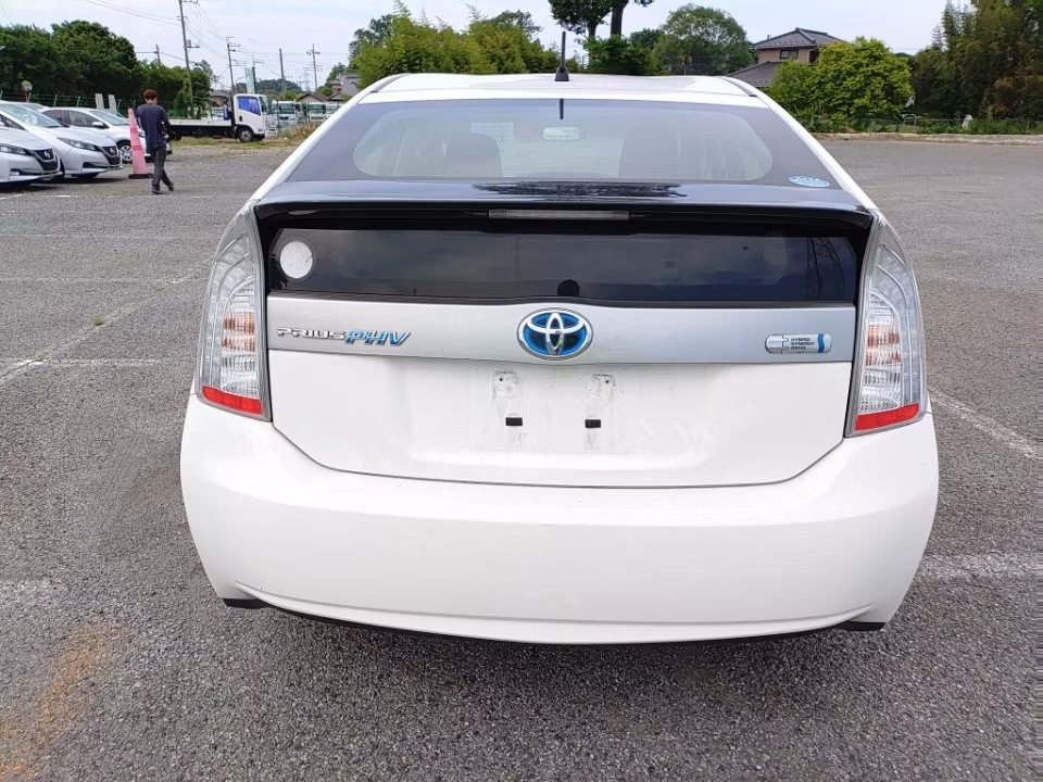 TOYOTA PRIUS PHV