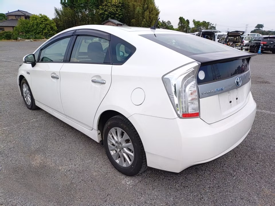 TOYOTA PRIUS PHV