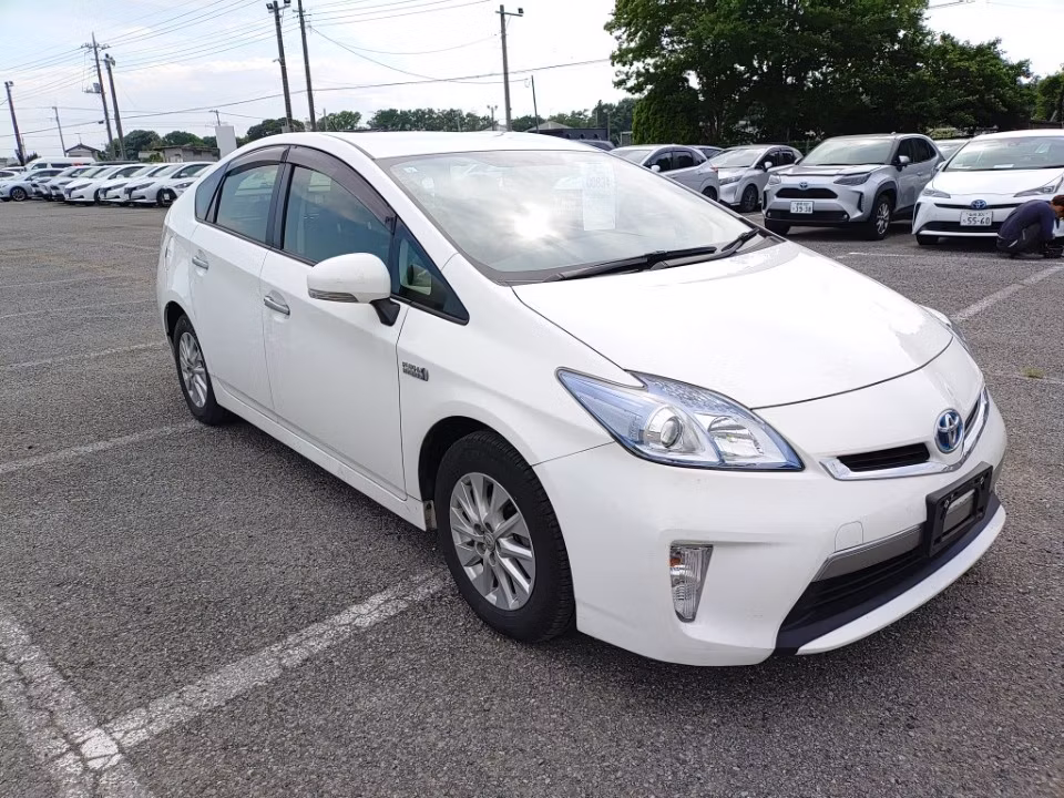 TOYOTA PRIUS PHV