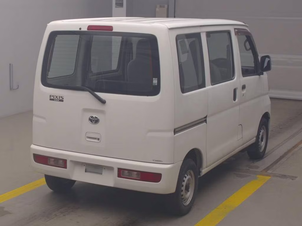 TOYOTA PIXIS VAN