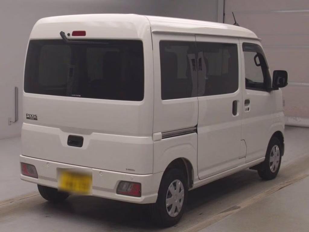 TOYOTA PIXIS VAN
