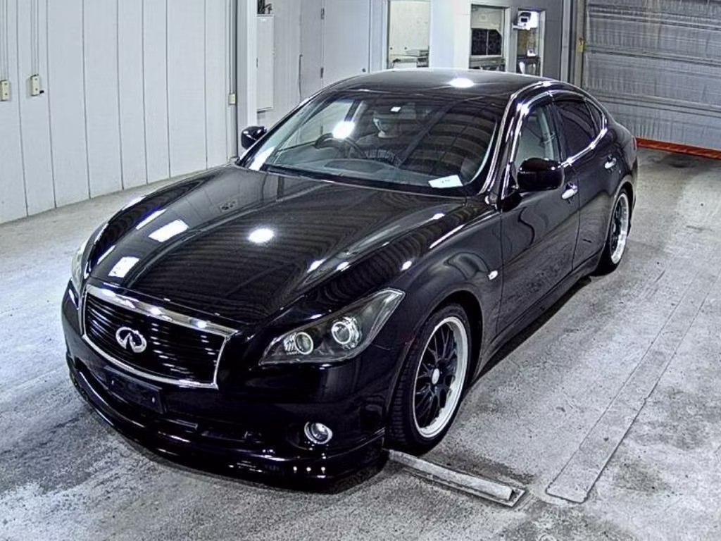 NISSAN FUGA