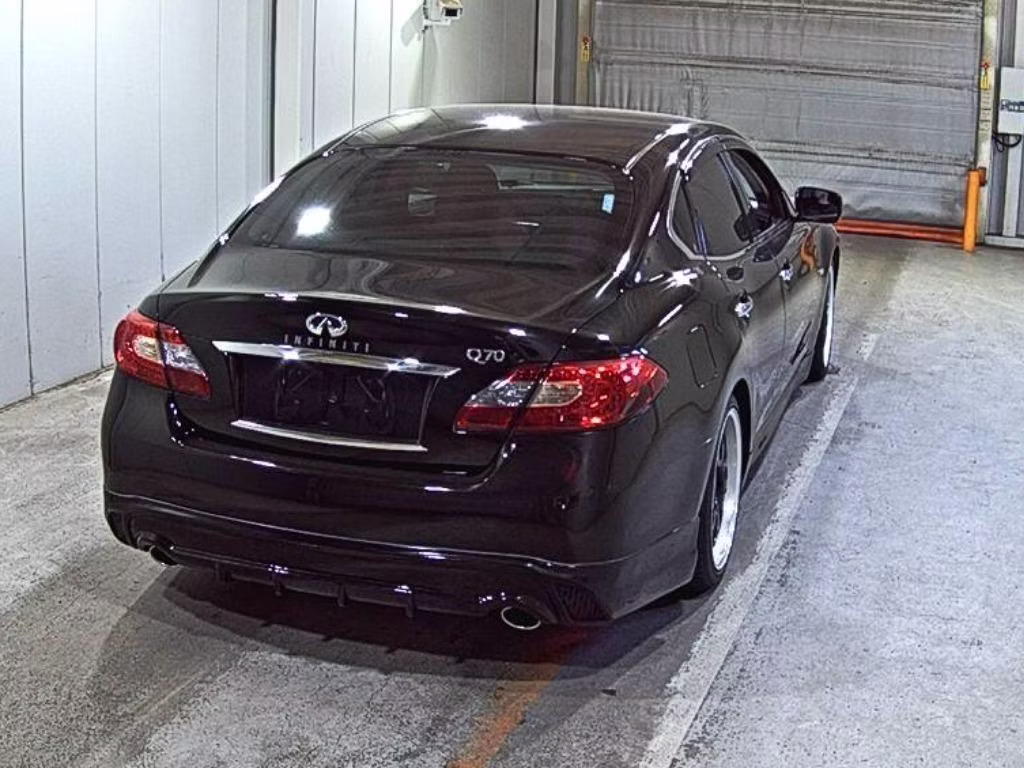 NISSAN FUGA