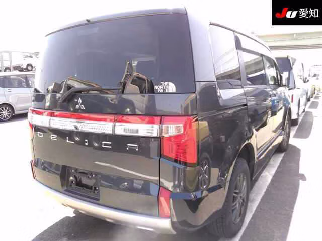 MITSUBISHI DELICA D:5