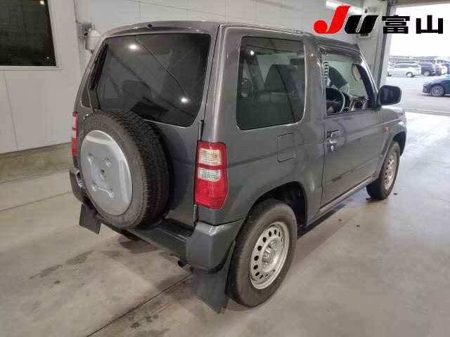NISSAN KIX