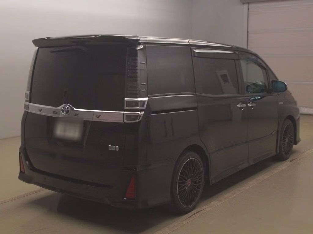 TOYOTA VOXY
