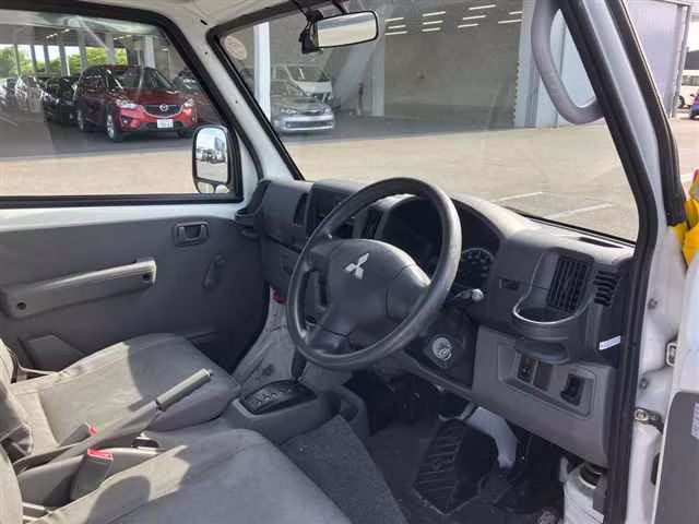 MITSUBISHI MINICAB