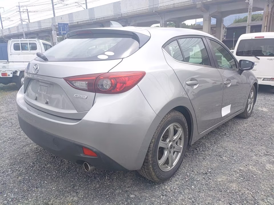 MAZDA AXELA
