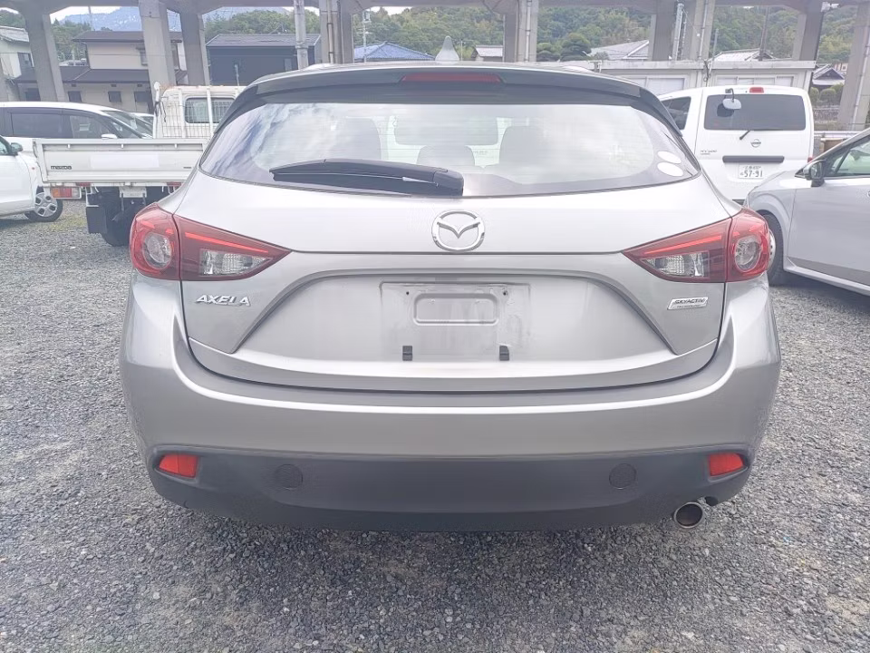 MAZDA AXELA