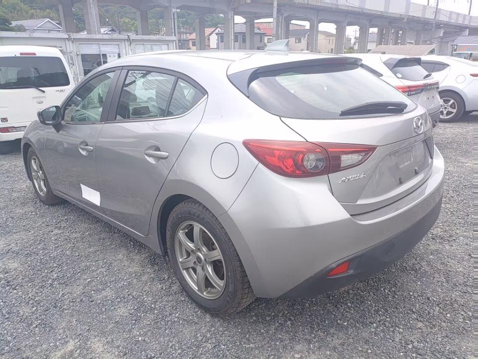 MAZDA AXELA