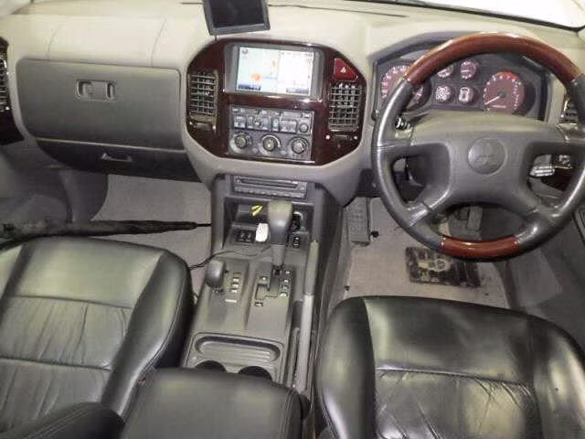 MITSUBISHI PAJERO