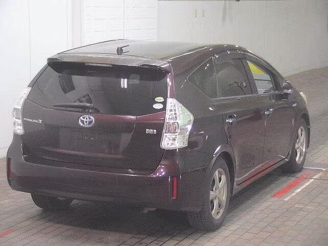TOYOTA PRIUS ALPHA