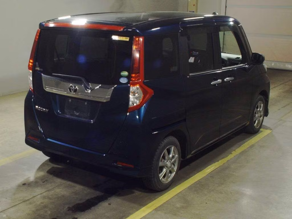 TOYOTA ROOMY