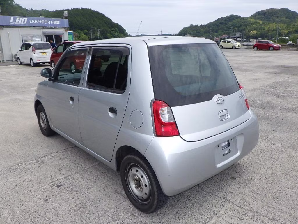 DAIHATSU ESSE