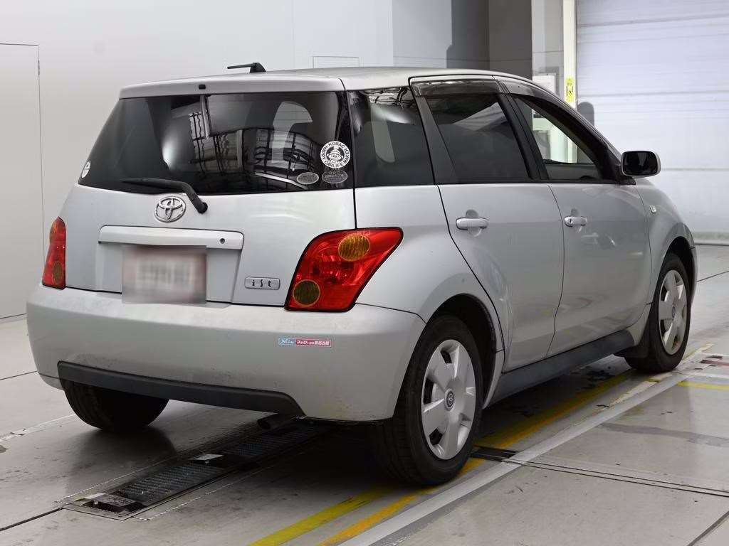 TOYOTA IST
