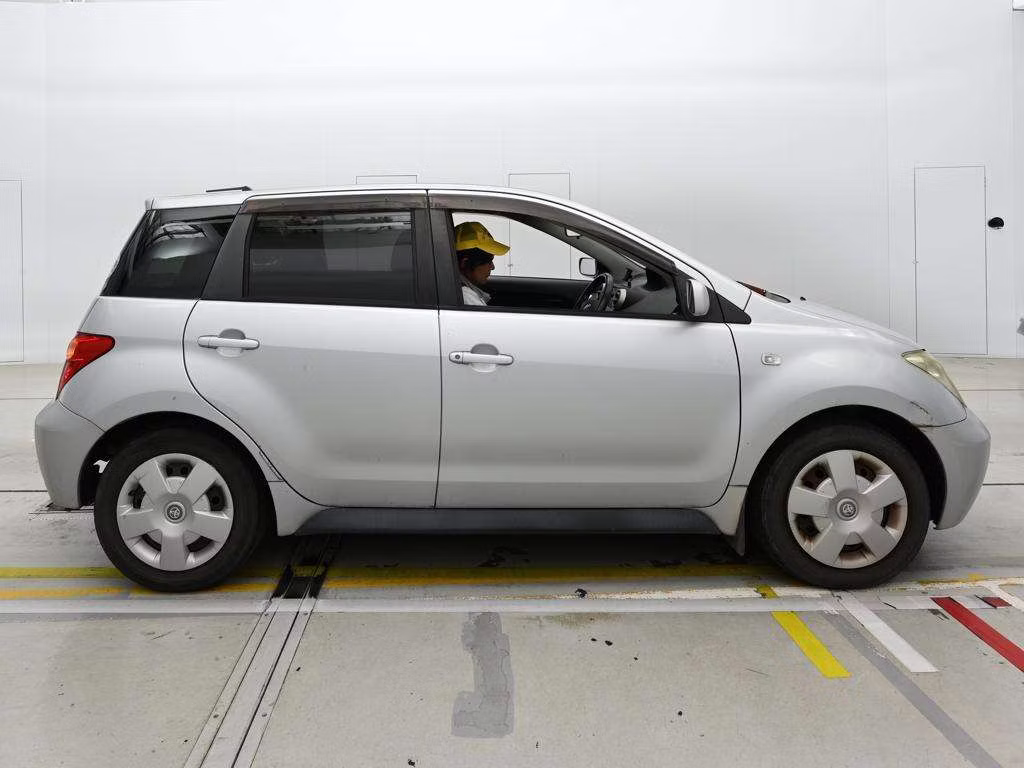 TOYOTA IST