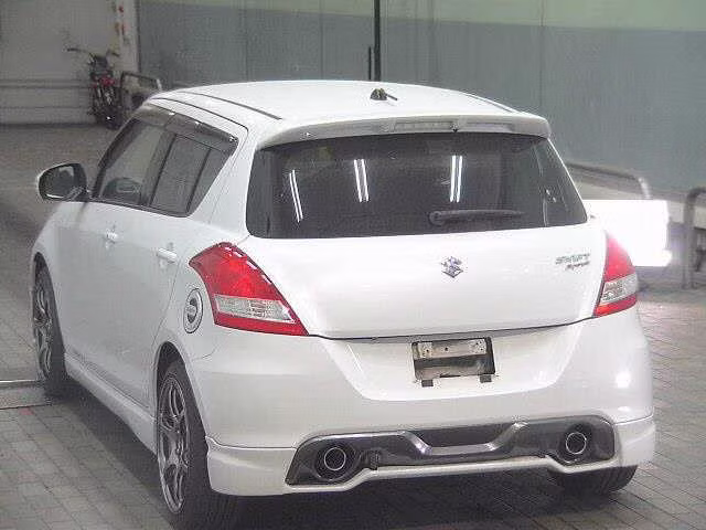 SUZUKI SWIFT