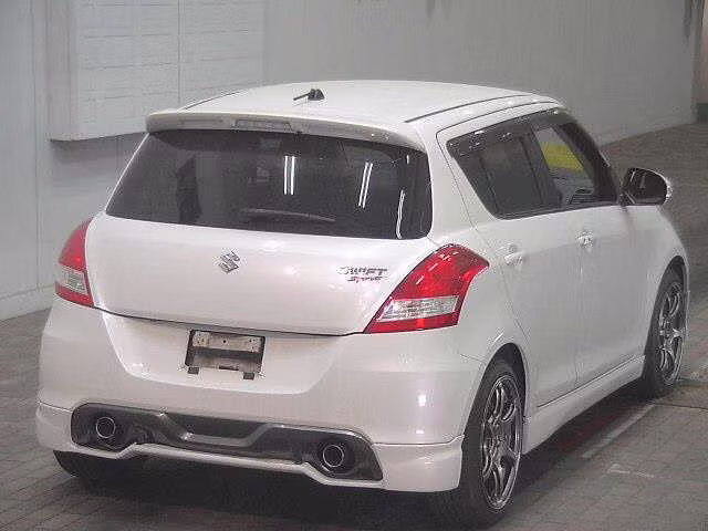SUZUKI SWIFT
