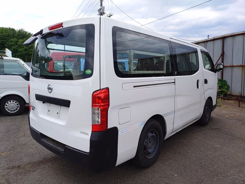 NISSAN NV350 CARAVAN