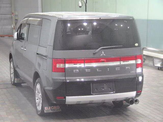 MITSUBISHI DELICA D:5